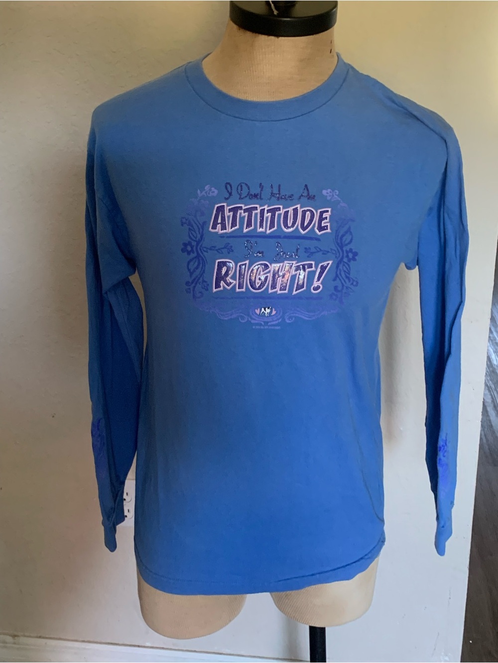 Big dogs women’s Long-Sleeve Graphic Tee - Blue "Attitude" size medium VTG